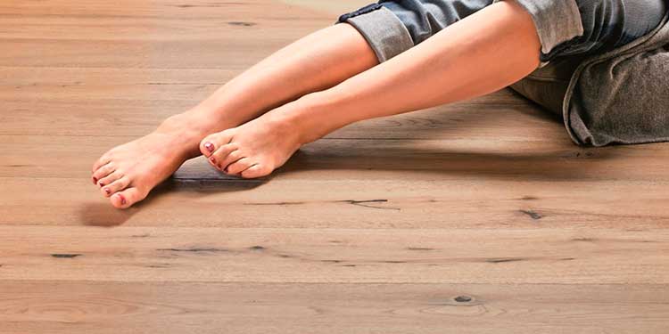 Descubre cómo dejar tus suelos de madera como nuevos con esta guía completa.